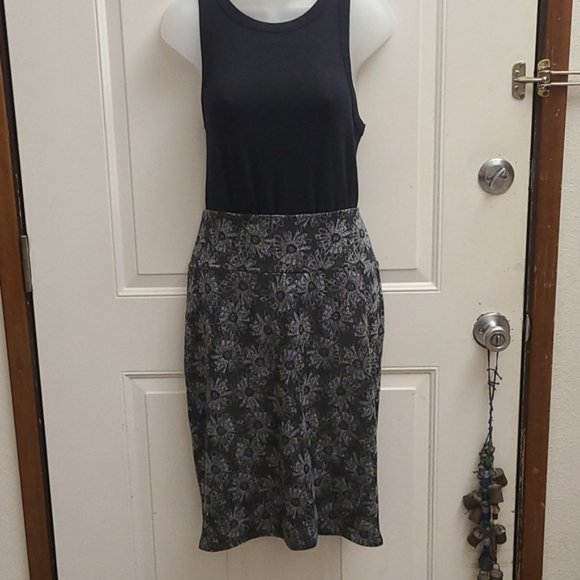 LulaRoe Floral Pattern Skirt - Picture 2 of 7
